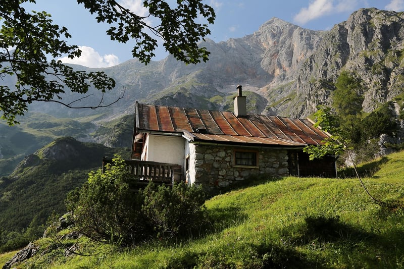Mountain Eco-Lodge